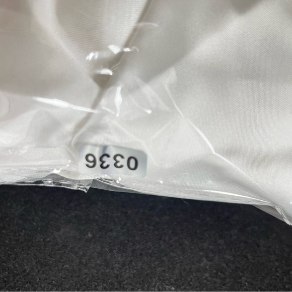 Women's Revelry White Sleeveless Double Slit Classic Gown Size 10 - Picture 15 of 15